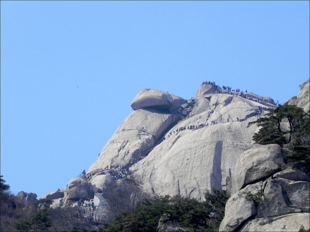 북한산의 만경대.백운대.인수봉 이미지