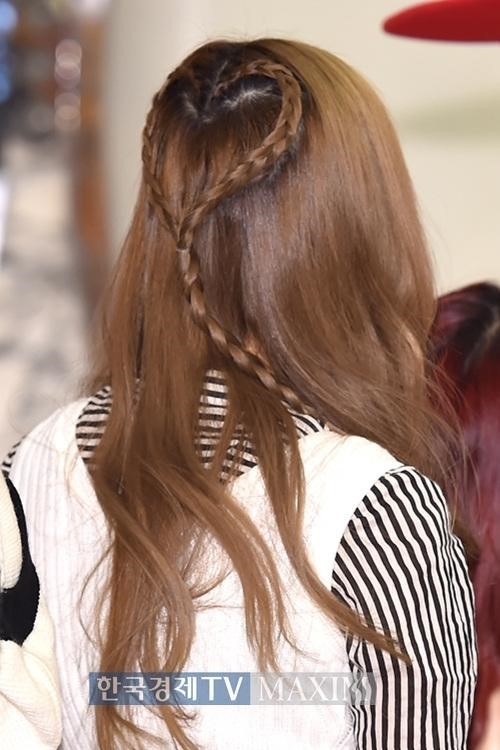 오늘자 트와이스 사나 여덕기자.jpg | 인스티즈