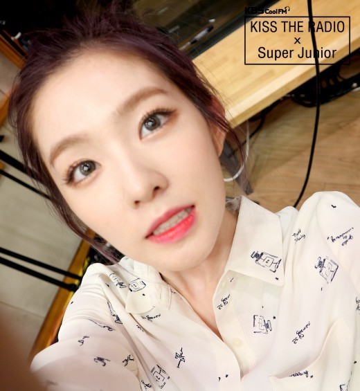 셀카 못찍는다고 소문난 아이린.JPG | 인스티즈