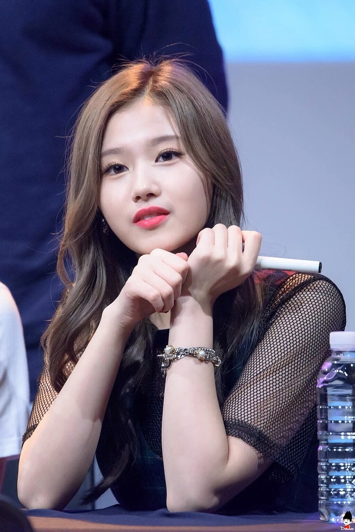 트와이스 사나 수수한 모습.gif | 인스티즈