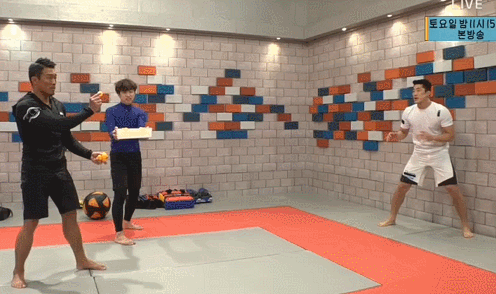 밥동뎅 : 이제부터 던지는 탁구공 제가 다 피해볼게요 | 인스티즈