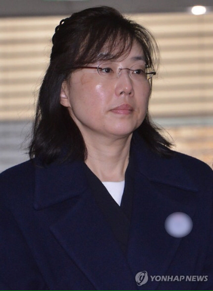 설날 푹 쉬고 특검에 출근한 조윤선 | 인스티즈