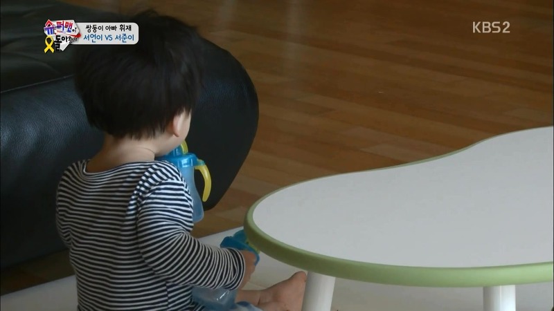 [슈퍼맨이돌아왔다] 작은병 하나때문에 싸우는 서언,서준이 | 인스티즈