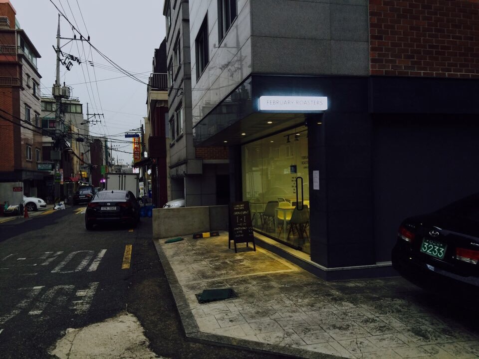 이월로스터스 이미지