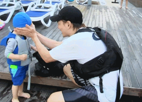 [슈퍼맨이돌아왔다] 손으로 의사표현을 하는 대한이 | 인스티즈
