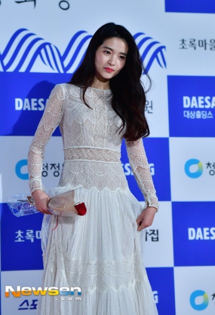 오늘자 청룡영화상 레드카펫 김태리 | 인스티즈
