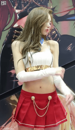 더워하는 아가씨 | 인스티즈