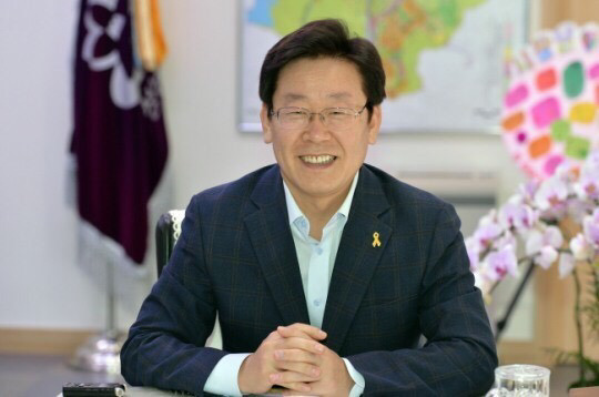 대통령 이니의 든든한 조력자들 jpg | 인스티즈