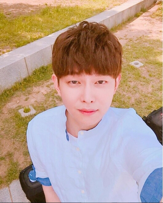 현실에 있을거같지만 주위를 둘러보면 절대 없는 남자 얼굴상 | 인스티즈