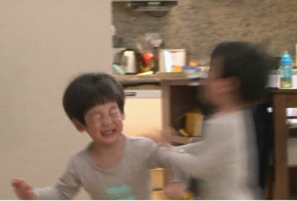 [슈퍼맨이돌아왔다] [이서언 외] 장난감 뺏기고 억울미 터진 서언이 | 인스티즈