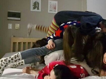 여고생들도 수학여행 가면 한다는 놀이.jpg | 인스티즈