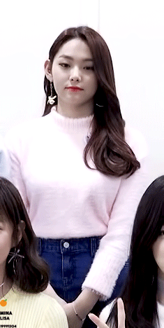오늘자 강미나 브이앱.gif | 인스티즈