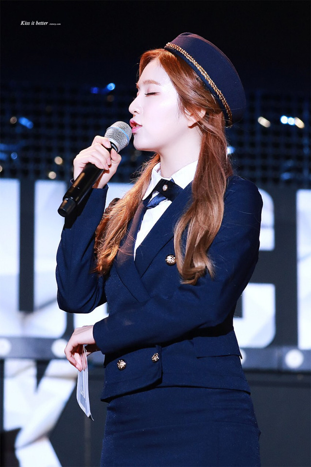 오늘자 제복 입은 아이린.jpg | 인스티즈