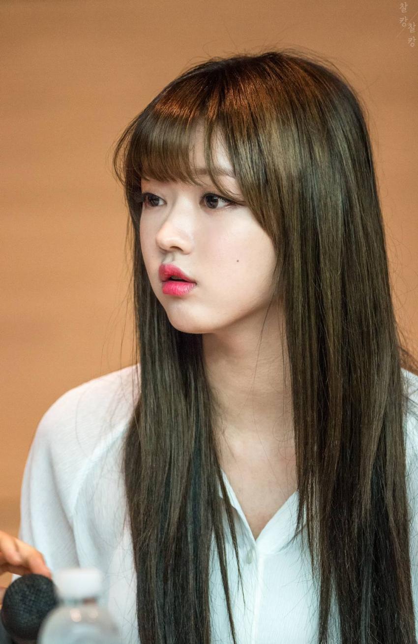 볼이랑 입술이 귀여운 오마이걸 유아 | 인스티즈