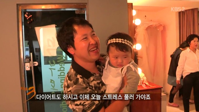 [다큐3일] 어버이날 선물로 양가 부모님께 리마인드 웨딩촬영 선물한 부부.jpg | 인스티즈
