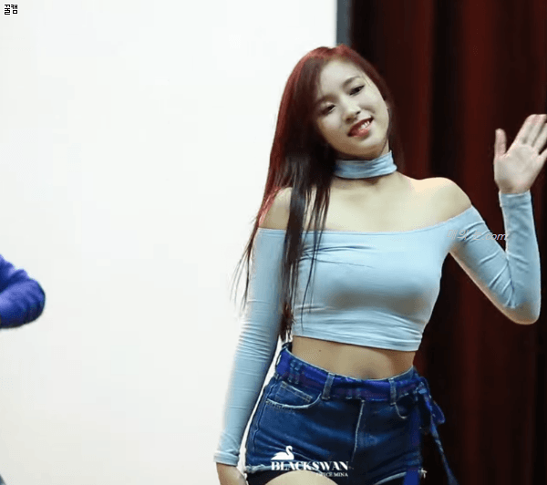 의상이 ㄷㄷ한 트와이스 미나.gif | 인스티즈
