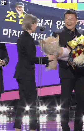 동생 사회생활 교육시키는 공승연 gif | 인스티즈