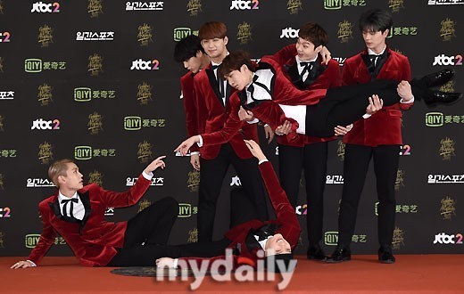오늘자 가요 대축제 조증 폭발한 레드카펫.jpg (feat. 까스활명수) | 인스티즈