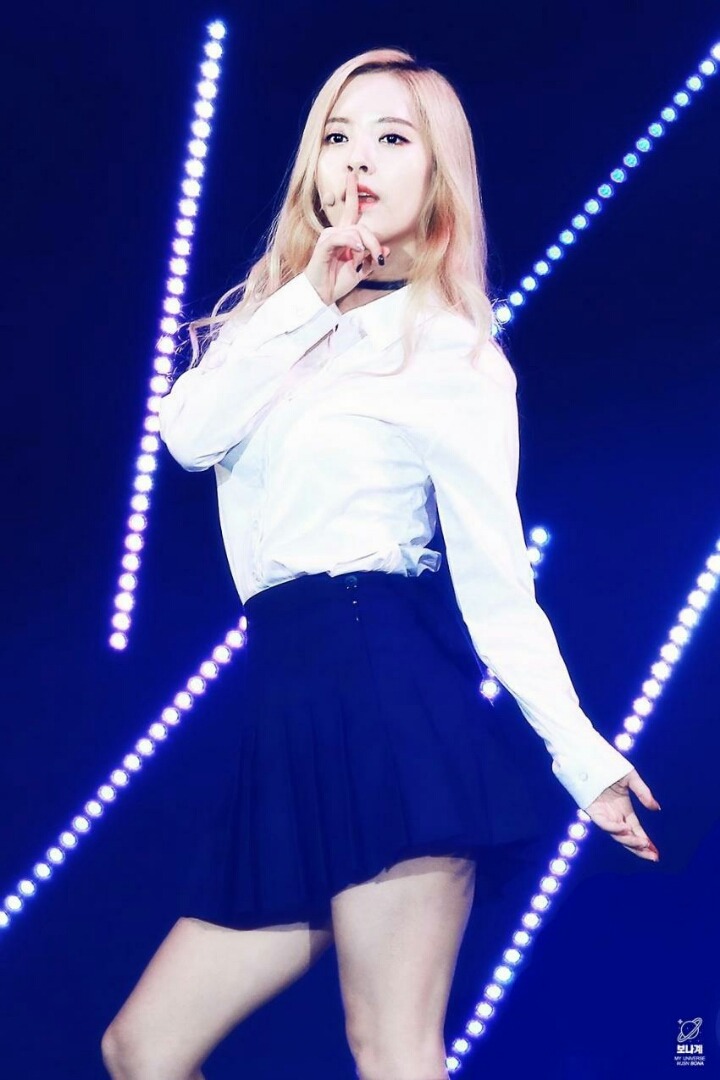 분위기있는 우주소녀 보나 | 인스티즈
