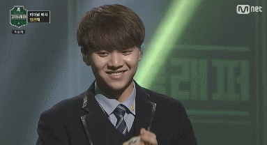 무대에서 성장드라마 남주같았던 김선재.gif | 인스티즈