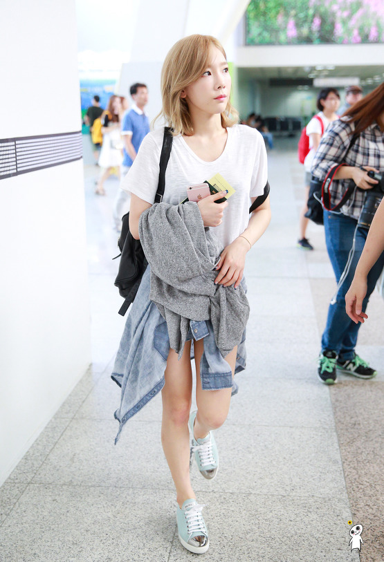 출국하는 태연 .jpg | 인스티즈