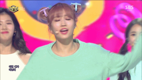 [트와이스] 오늘자 인가에서 TT 머리를 한 모모 | 인스티즈