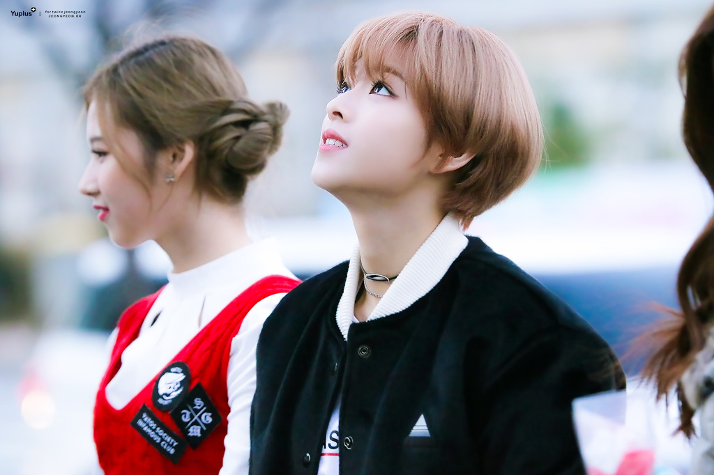 오늘 생일인 아이돌이자 축구선수.jpg | 인스티즈