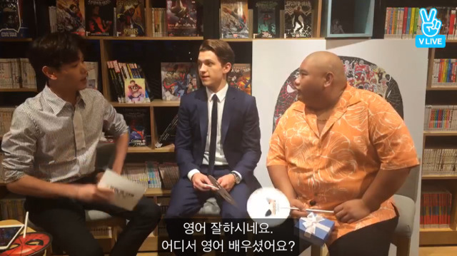 미국인에게 영어 잘한다고 칭찬하는 영국인(스파이더맨).jpg | 인스티즈