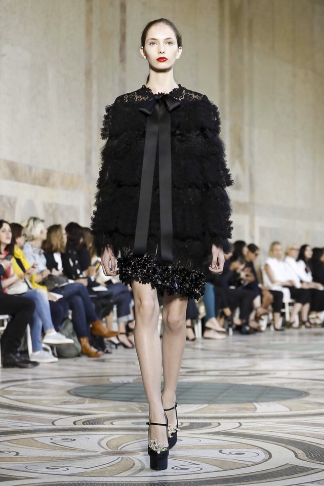 2018 S/S Giambattista Valli 오뜨꾸뛰르 컬렉션 | 인스티즈