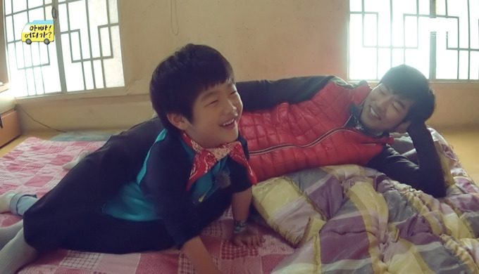 [아빠어디가] 준수 얼굴에 못생김이 묻었던 순간들ㅋㅋ.jpg | 인스티즈