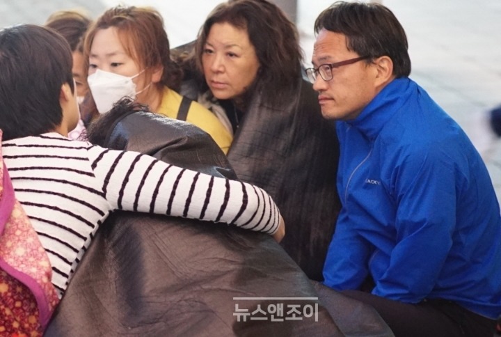 스텔라호 가족 대표"우리에게 관심 보여준 유일한 후보가 문재인" | 인스티즈