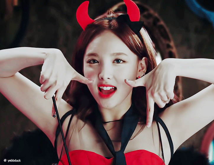 TT 뮤비 트와이스 멤버별 컨셉.gif | 인스티즈