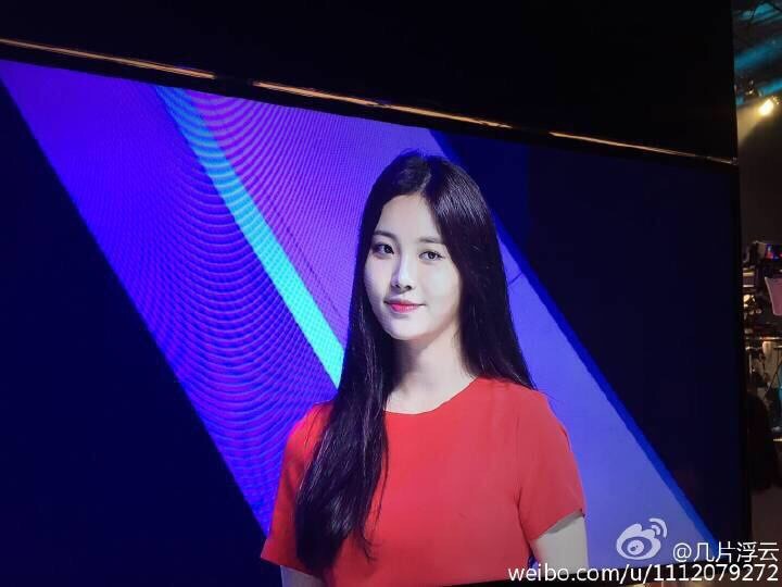 백인이라고 불리는 서양인들보다 하얄지도 모르는 유라.jpg | 인스티즈