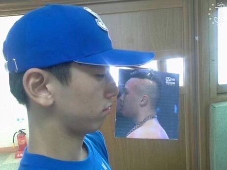 누군가가 한해의 이슈를 묻거든 고개를 들어 의정부고 졸업앨범을 보게하라 | 인스티즈