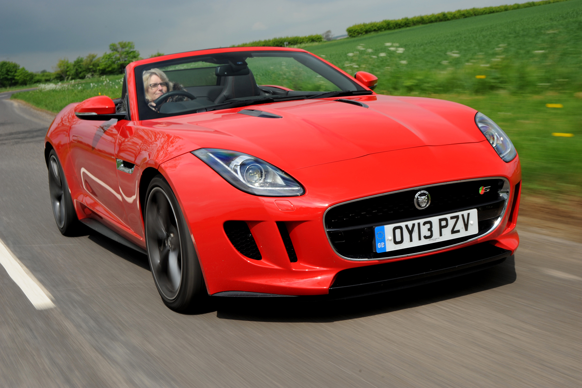 포르쉐 911 카레라 vs 재규어 F-Type | 인스티즈