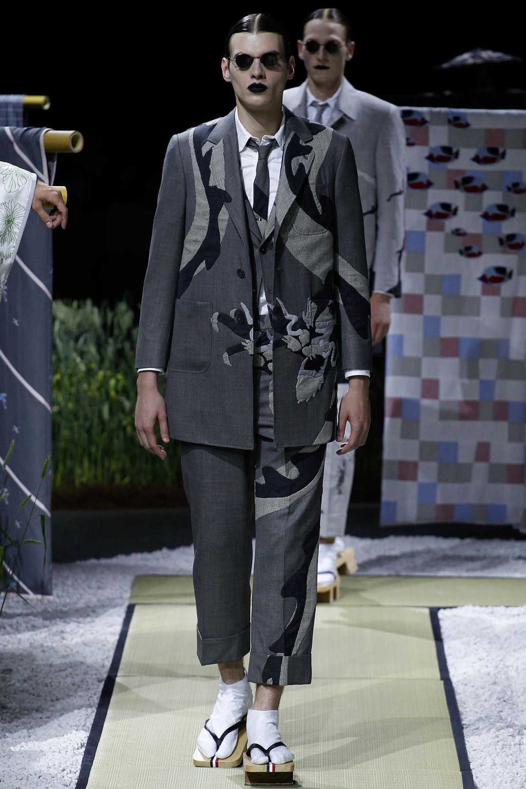 일본풍의 톰브라운 SS16 (데이터주의) | 인스티즈