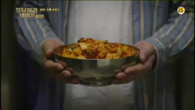 [응답하라1988] 끝이 없는 반찬 나눔.jpg | 인스티즈