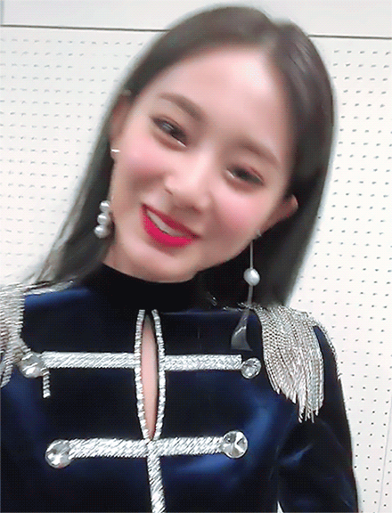 감탄만 나오는 최근 쯔위의 미모.jpgif | 인스티즈