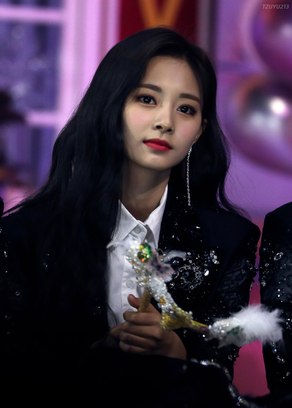 어제 골든디스크어워즈 트와이스 쯔위의 미모ㄷㄷㄷ.jpgif | 인스티즈