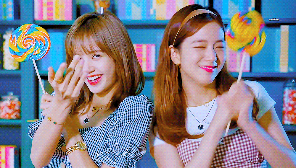 사탕을 든 블랙핑크 지수.gif | 인스티즈