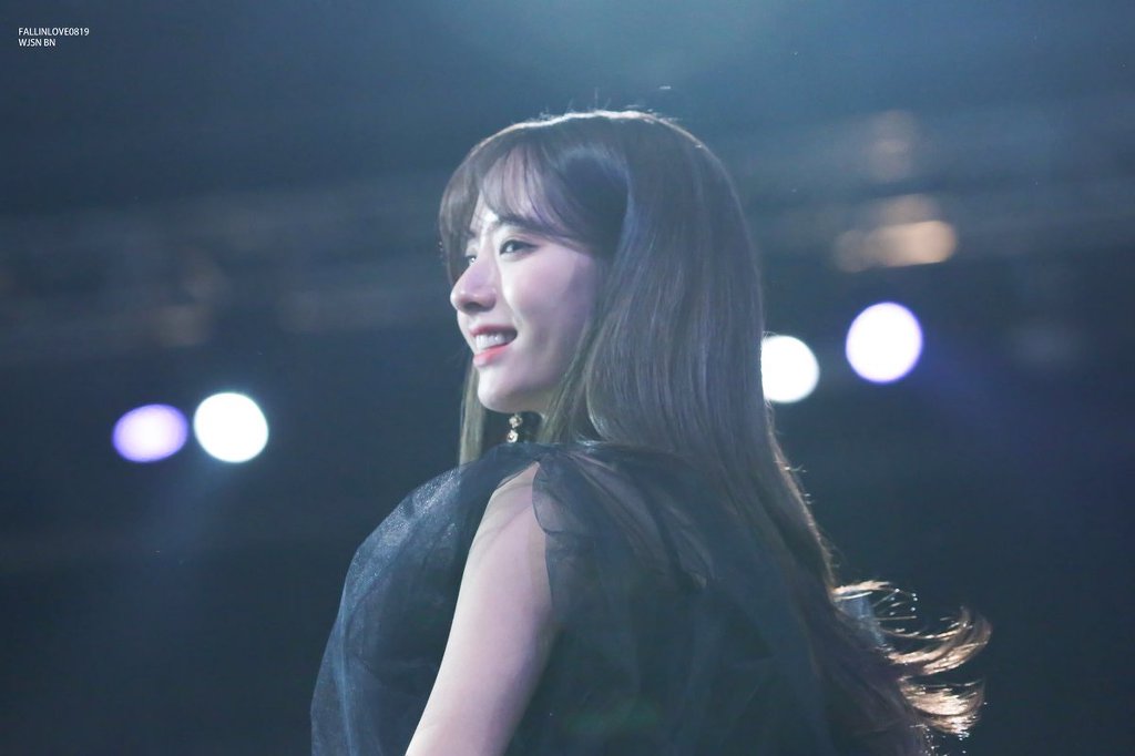 우주소녀 보나의 옆태.jpgif | 인스티즈