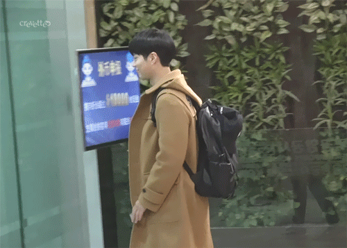 박보검이 자동문을 여는 방법 | 인스티즈