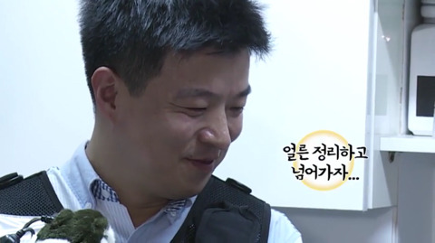 소비요정에게 흔들리는 김생민(feat. 탄.산.수.제.조.기??) | 인스티즈