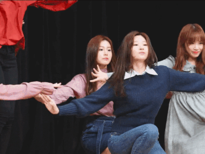 안무하다 채원이 때린 김민주.gif (아이즈원) | 인스티즈