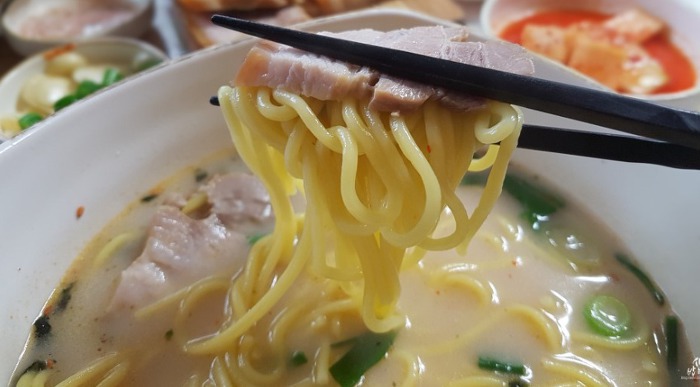 전날 과음한 당신, 친구와 해장겸 식사를 하러 가는데 당신의 선택은? | 인스티즈