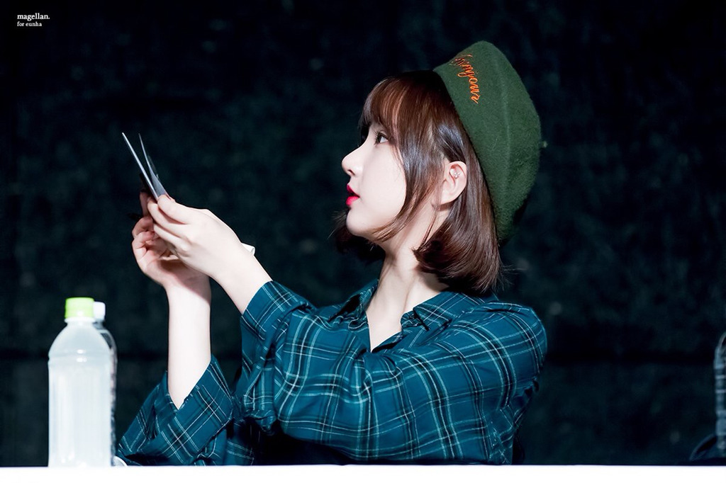 [여자친구] 주문한 와칸다 여권 케이스가 도착해서 은하 | 인스티즈