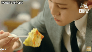 양요섭 김치찌개 먹방.GIF | 인스티즈