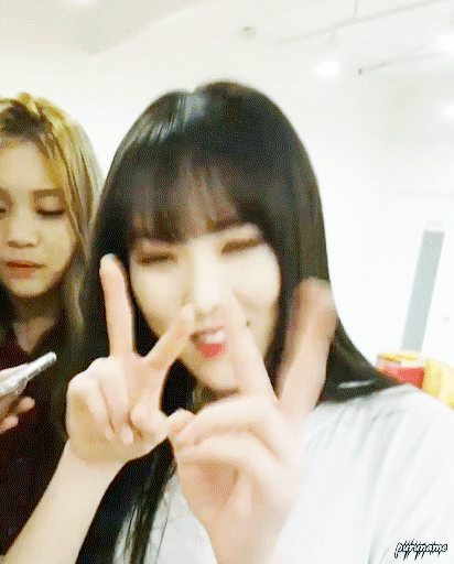 [여자친구] 생일파티에 초대받아서 유주 | 인스티즈