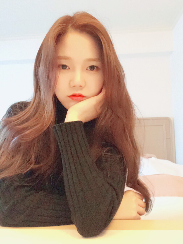 오마이걸에서 제일 안웃고 시크한 멤버 | 인스티즈