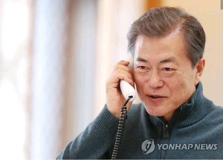 국민들과 통화하는 문재인 대통령 | 인스티즈